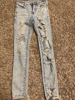 American Eagle Outfitters Light Blue Distressed Skinny Jeans
